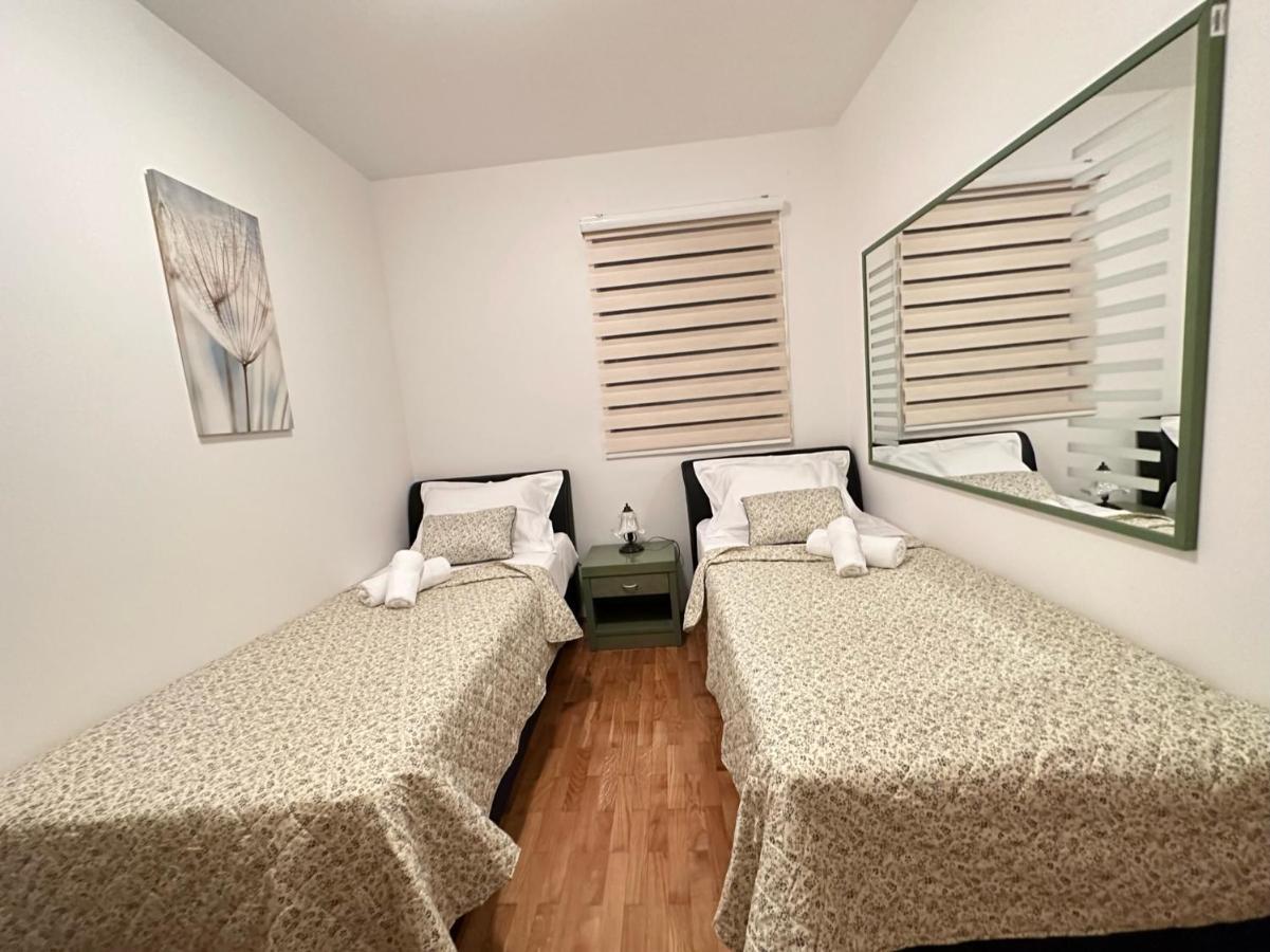 Family Apartment Макарська Екстер'єр фото
